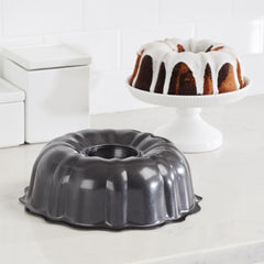 9.5" Fluted Cake Pan